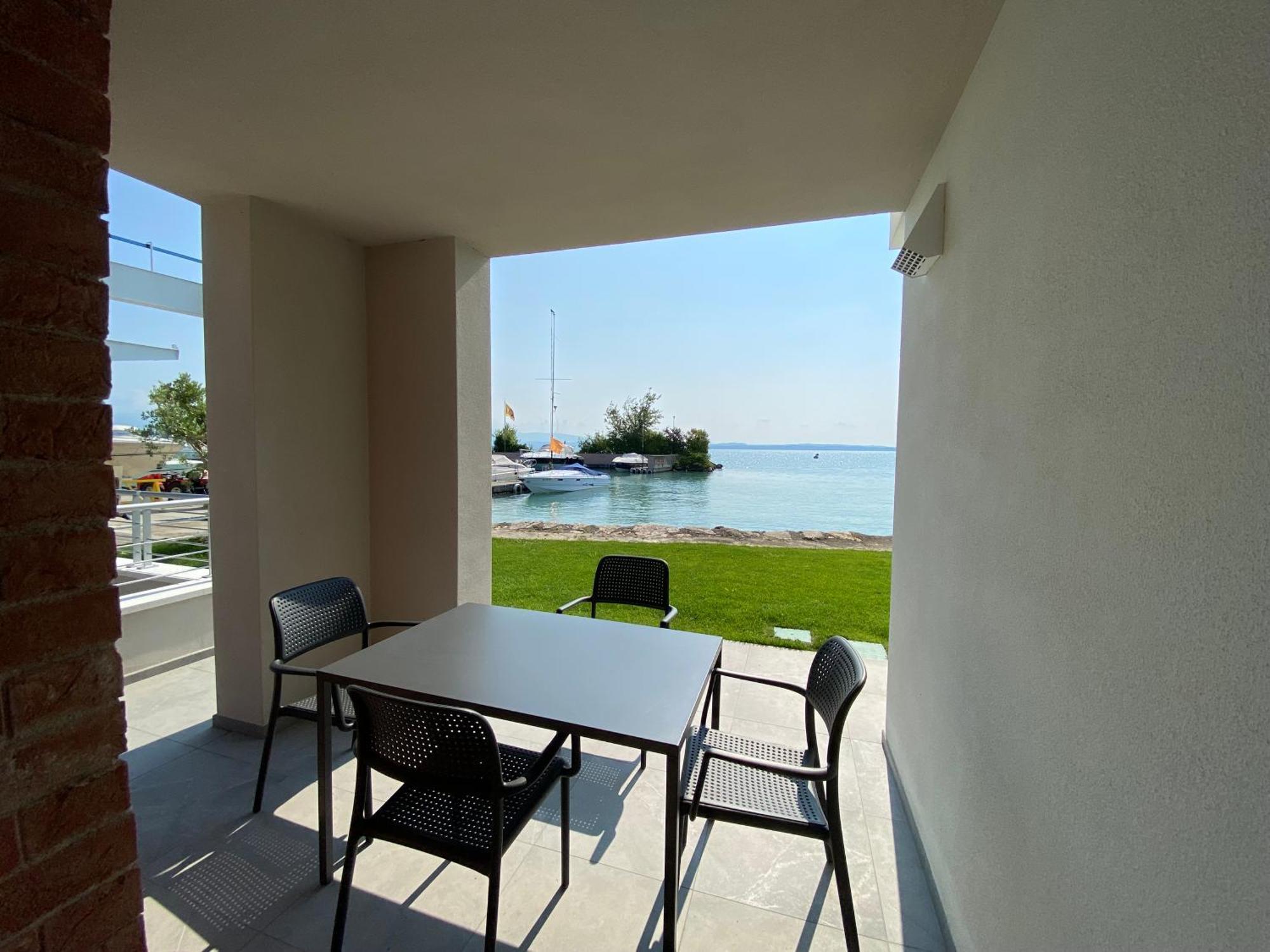 Sirmio Apartments - Darsena Stay Sirmione Exteriér fotografie