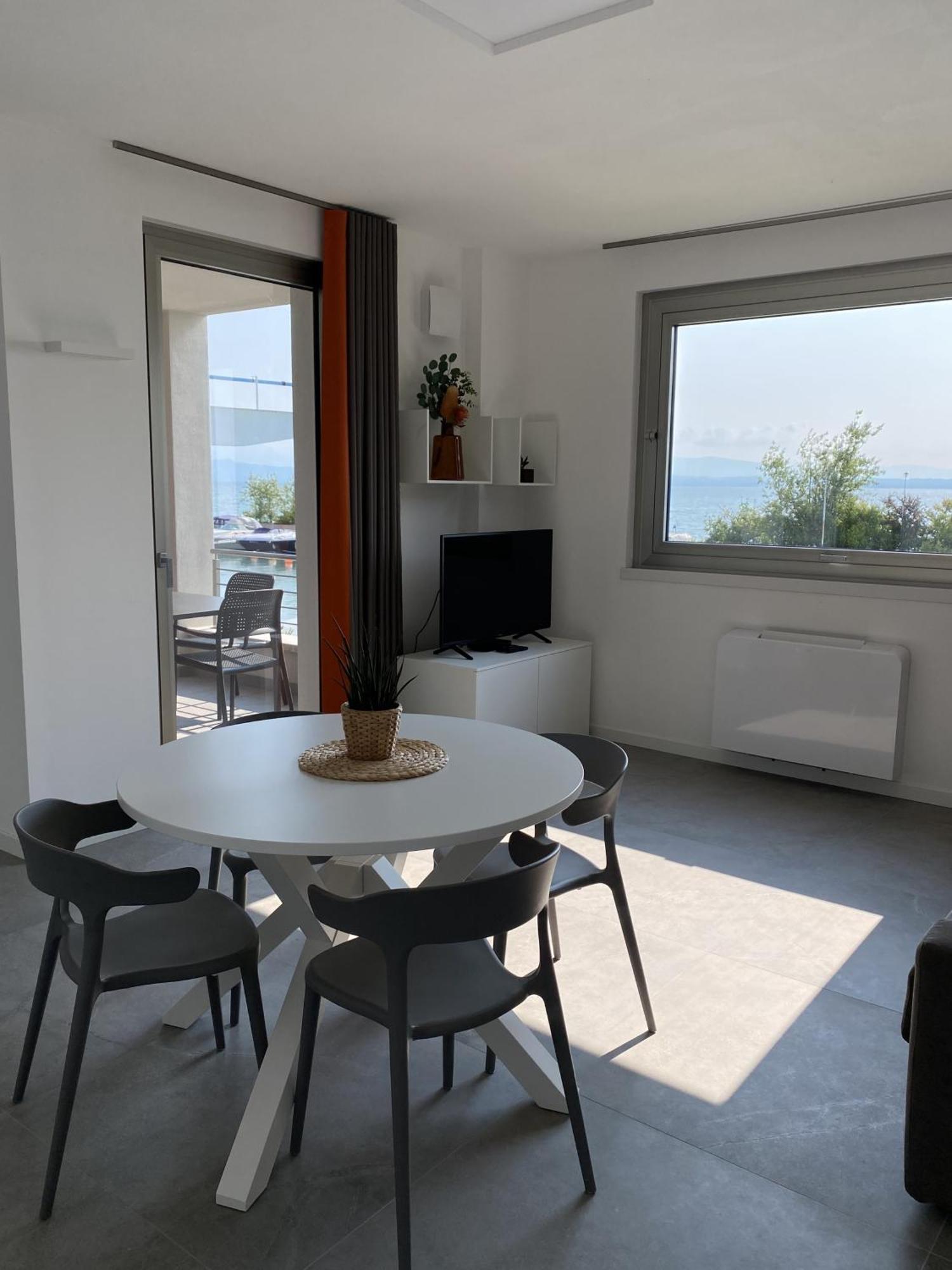 Sirmio Apartments - Darsena Stay Sirmione Exteriér fotografie